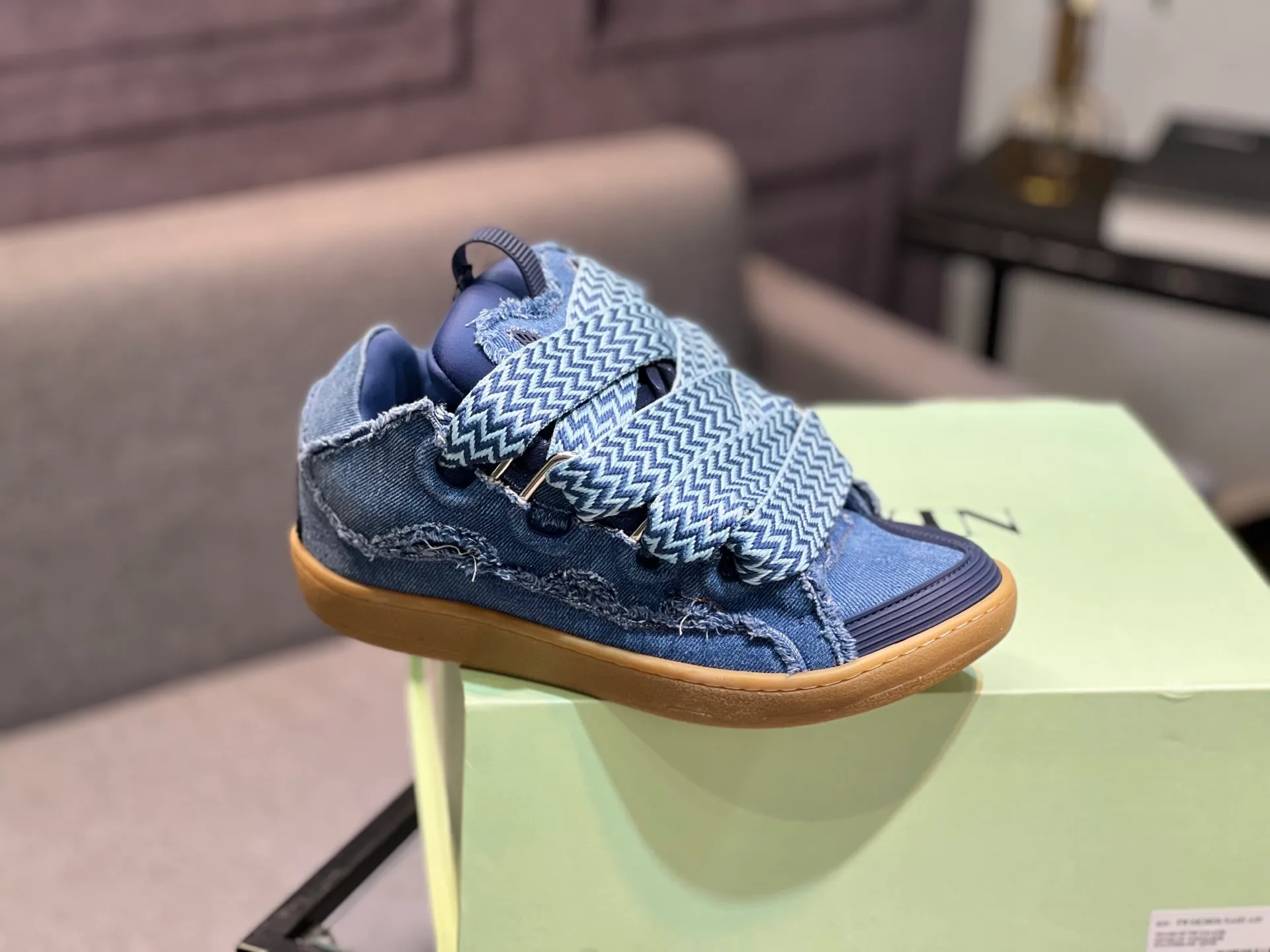 Men's men's shoes💰780 [LANVIN] Latest lace-up fashionable casual sneakers for couples High-quality CLAY couple series‼ ️ The latest trendy products of the season 🌈Many bloggers have planted grass and purchased the original open-mold customization. The upper and outsole are sewn with mark threads without edge sealing. Multiple material splicing combination design. Very versatile for fashionable and casual wear. Comfortable on the feet. Recommended for self-retention (upper cowhide + cow suede + breathable mesh) inner foot pad cowhide exclusive original open-mold clear logo rubber outsole ⚠️36-44 yards (45 custom-made)